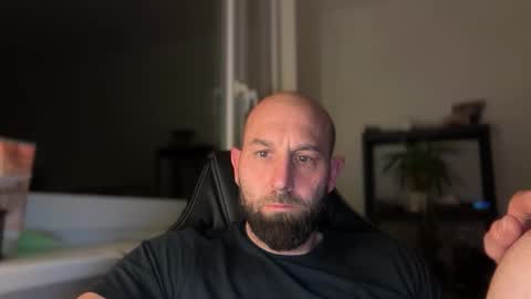 Snapshot of tommyx01 chatting on May 14, 2026, 10:05 pm Thomas Fit online show from May 14, 2026, 10:05 pm