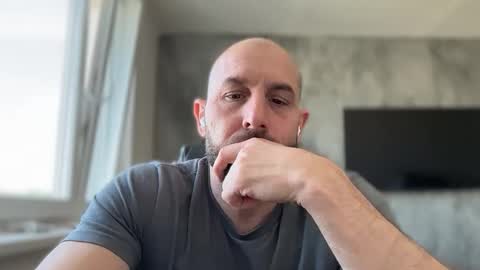 Snapshot of tommyx01 chatting on May 22, 2026, 7:04 am Thomas Fit online show from May 22, 2026, 7:04 am