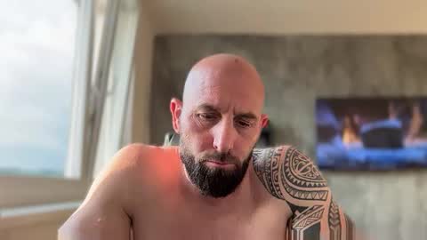 Snapshot of tommyx01 chatting on May 24, 2026, 5:07 pm Thomas Fit online show from May 24, 2026, 5:07 pm