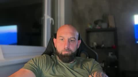 Snapshot of tommyx01 chatting on May 25, 2026, 10:27 pm Thomas Fit online show from May 25, 2026, 10:27 pm
