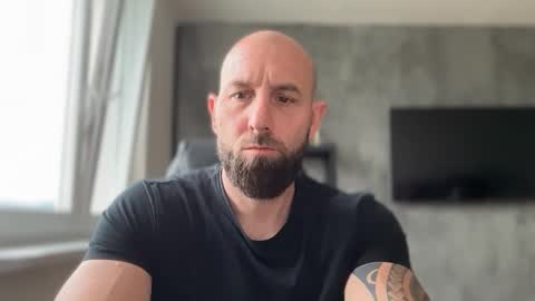 Snapshot of tommyx01 chatting on June 1, 2026, 6:26 am Thomas Fit online show from June 1, 2026, 6:26 am