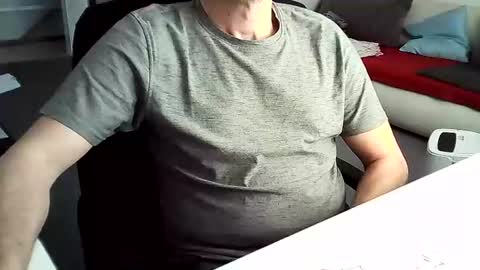 Snapshot of tomtom02029 chatting on December 16, 2024, 11:44 am Tom online show from December 16, 2024, 11:44 am