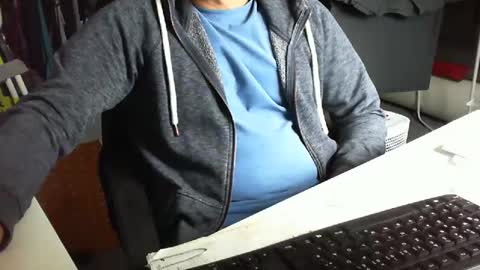 Snapshot of tomtom02029 chatting on September 10, 2025, 12:16 pm Tom online show from September 10, 2025, 12:16 pm