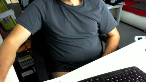 Snapshot of tomtom02029 chatting on October 13, 2025, 8:47 am Tom online show from October 13, 2025, 8:47 am