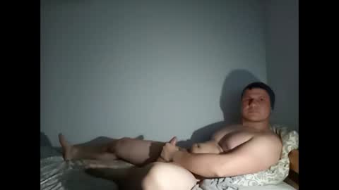 Snapshot of tonny54880 chatting on January 13, 2026, 6:35 pm tonny54880 online show from January 13, 2026, 6:35 pm