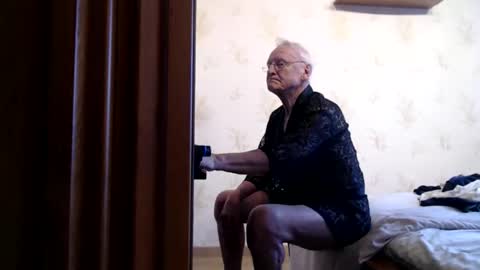 Snapshot of tonpatou chatting on November 10, 2025, 11:31 am Tonpatou online show from November 10, 2025, 11:31 am