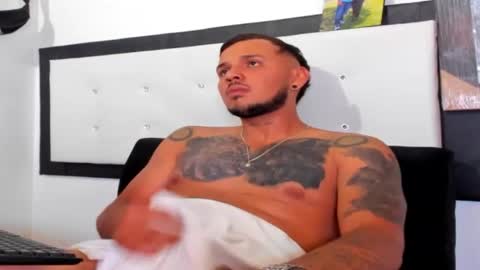Snapshot of tonson_monaco chatting on July 11, 2026, 5:15 pm independent model online show from July 11, 2026, 5:15 pm
