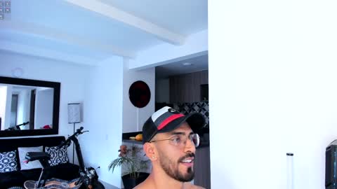 Snapshot of tony_muscle1 chatting on January 27, 2025, 9:55 pm tony muscle1 online show from January 27, 2025, 9:55 pm