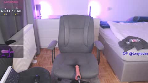 Snapshot of tonyleup chatting on January 28, 2025, 5:11 am Tony online show from January 28, 2025, 5:11 am