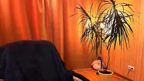 Elizabeth online show from October 2, 2025, 3:19 pm