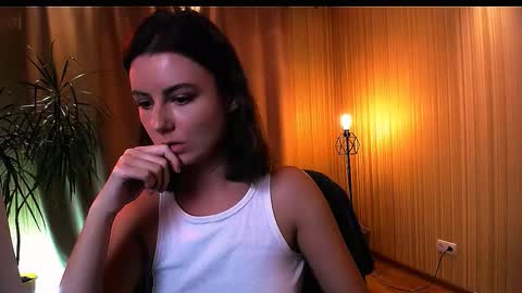 Elizabeth online show from October 8, 2025, 3:31 pm