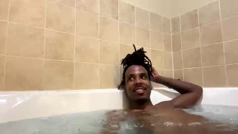 Snapshot of toochillcouple420 chatting on November 7, 2025, 4:34 am toochillcouple420 online show from November 7, 2025, 4:34 am