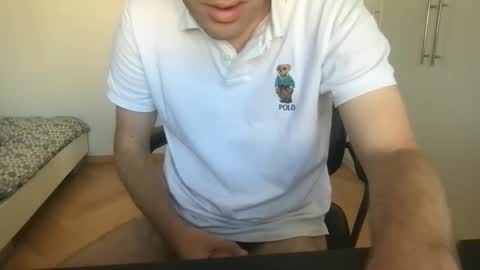 Snapshot of toohottobetrue21 chatting on September 19, 2025, 6:37 am Max online show from September 19, 2025, 6:37 am