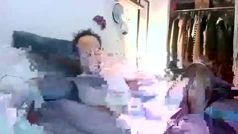 Snapshot of tooshort30w59675 chatting on February 15, 2026, 8:13 am tooshort30w59675 online show from February 15, 2026, 8:13 am