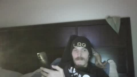 Snapshot of tootall803 chatting on December 15, 2024, 5:02 am TooTall803 online show from December 15, 2024, 5:02 am