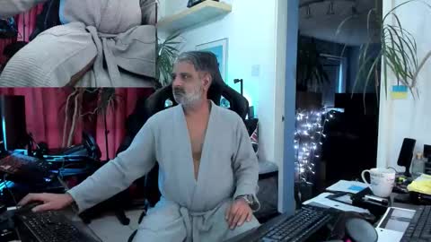 topalphaboss online show from October 23, 2025, 7:40 am