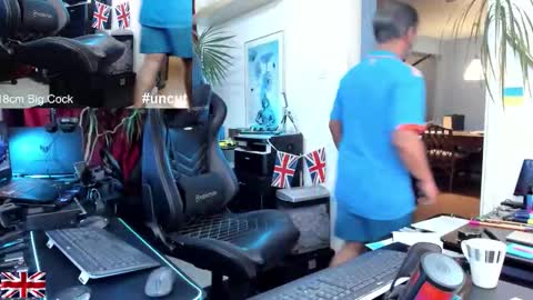 topalphaboss online show from December 3, 2025, 4:49 pm