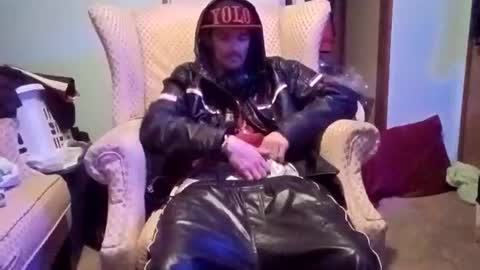 Snapshot of topdogintraining93 chatting on October 22, 2025, 10:48 am SagMeOreduceMe online show from October 22, 2025, 10:48 am