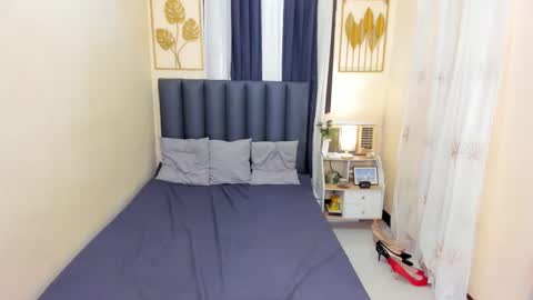 toptranshannah online show from February 28, 2025, 11:23 pm