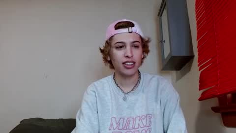 TopZaddy online show from November 12, 2025, 6:41 pm