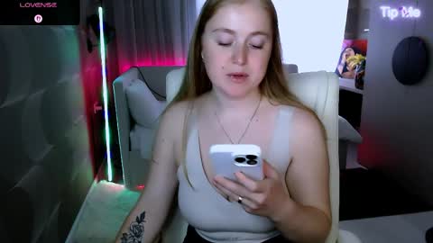 Snapshot of tori_blond chatting on May 28, 2026, 5:49 am tori_blond online show from May 28, 2026, 5:49 am