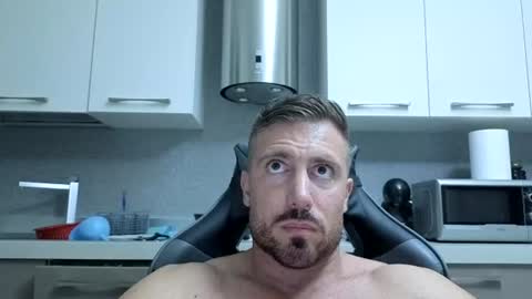 Snapshot of toro_arrapato chatting on June 14, 2026, 7:38 pm toro_arrapato online show from June 14, 2026, 7:38 pm