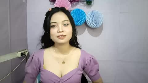 Snapshot of toshikoseaforth chatting on May 21, 2026, 11:17 am Emma online show from May 21, 2026, 11:17 am