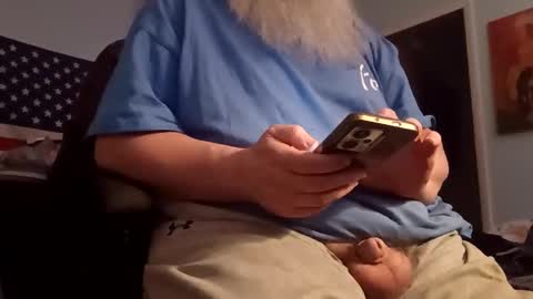 totallyawesome_65 online show from April 9, 2026, 6:02 am