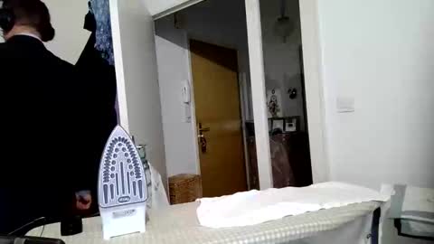 Snapshot of totomt chatting on December 2, 2025, 12:49 am Iron Bro online show from December 2, 2025, 12:49 am