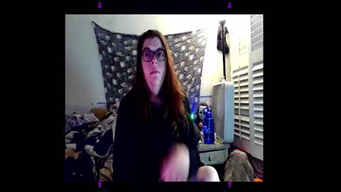 Snapshot of toxiclove1311 chatting on November 15, 2025, 12:19 am Toxiclove1311 online show from November 15, 2025, 12:19 am