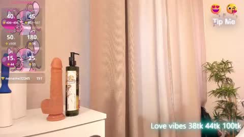 Snapshot of tracy_tay1or chatting on February 21, 2025, 3:45 am Tracy GMT2 Mon 3 AM - 4 PM Tue 3 AM - 4 PM Wed 3 AM - 4 PM Thur 3 AM - 4 PM Fri 3 AM - 4 PM online show from February 21, 2025, 3:45 am