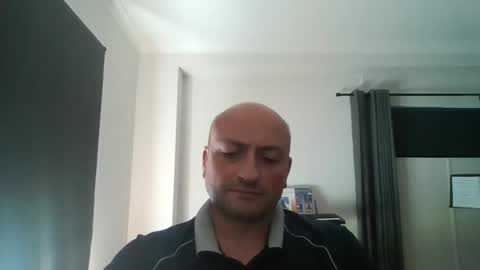 tradiedan2023 online show from December 2, 2024, 2:53 am