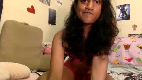 Snapshot of transamoure chatting on April 7, 2026, 12:44 am transamoure online show from April 7, 2026, 12:44 am