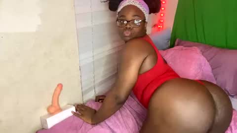 TransDomme Omi online show from February 8, 2025, 9:56 am