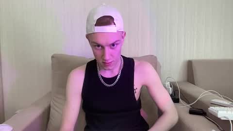 Travis online show from April 9, 2026, 6:19 am
