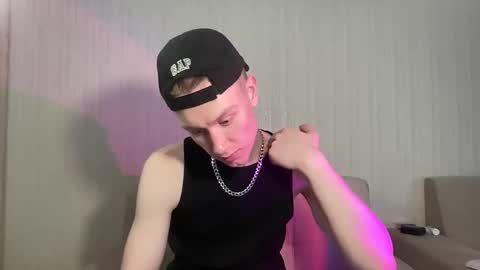 Travis online show from April 24, 2026, 9:34 am