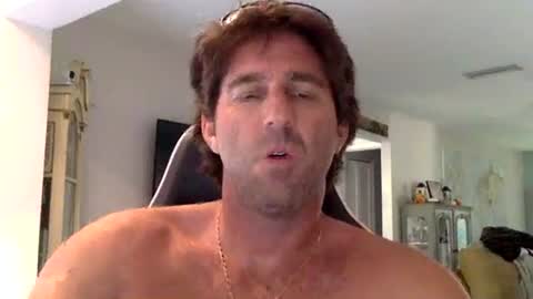 TravisKenn online show from November 10, 2025, 7:46 pm