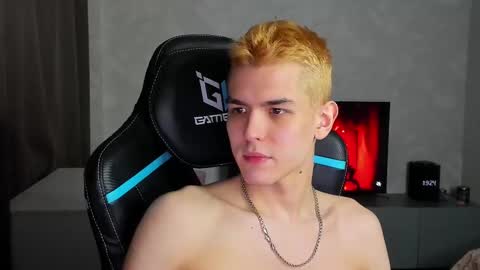 travisrivas online show from March 7, 2025, 4:22 pm