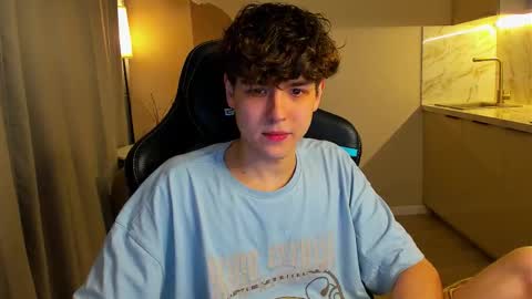 travisrivas online show from October 15, 2025, 3:56 pm