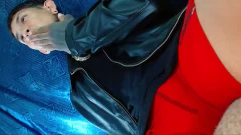 Snapshot of travistanner28 chatting on December 19, 2024, 6:23 pm TRAV - INDEPENDENT MODEL online show from December 19, 2024, 6:23 pm