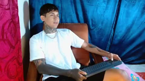 Snapshot of travistanner28 chatting on February 12, 2025, 9:54 pm TRAV - INDEPENDENT MODEL online show from February 12, 2025, 9:54 pm