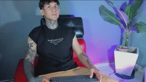 Snapshot of travistanner28 chatting on February 24, 2025, 1:46 am TRAV - INDEPENDENT MODEL online show from February 24, 2025, 1:46 am