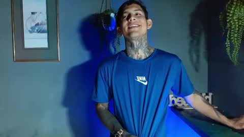 Snapshot of travistanner28 chatting on October 17, 2025, 1:53 am TRAV - INDEPENDENT MODEL online show from October 17, 2025, 1:53 am