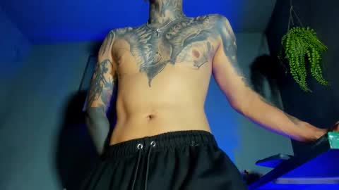 Snapshot of travistanner28 chatting on October 20, 2025, 1:06 am TRAV - INDEPENDENT MODEL online show from October 20, 2025, 1:06 am