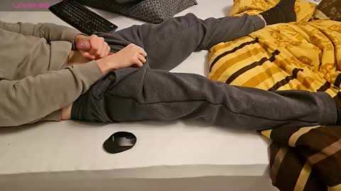 tree1989 online show from January 12, 2026, 6:13 pm