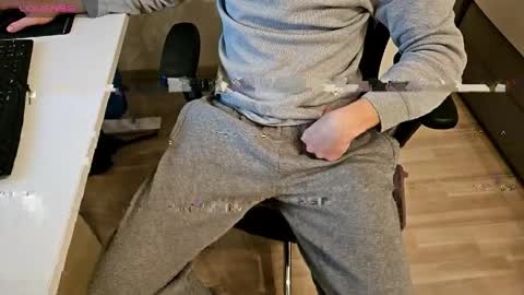 tree1989 online show from March 22, 2026, 6:44 pm