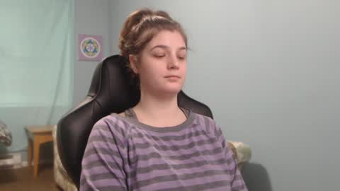 TreeJeanne online show from February 6, 2025, 11:04 pm