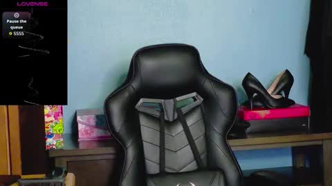 TreeJeanne online show from November 15, 2025, 3:04 am