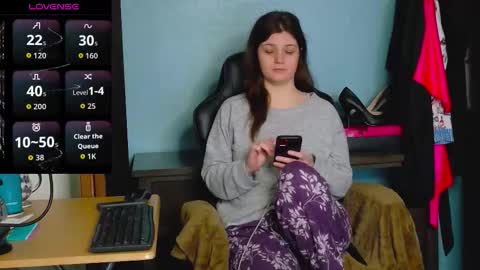 TreeJeanne online show from December 2, 2025, 3:01 am