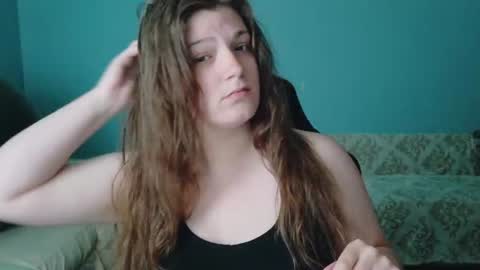 TreeJeanne online show from June 26, 2026, 6:34 pm